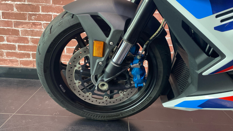(23MY) BMW M1000 R